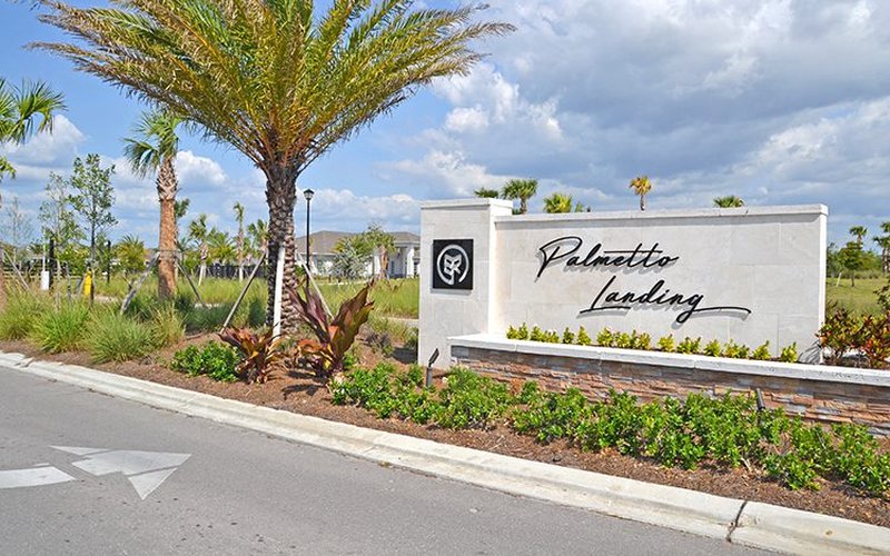 Palmetto Landing entrance sign