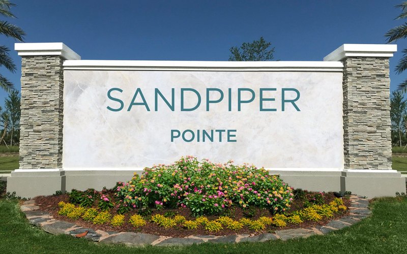 Sandpiper Pointe entrance sign